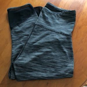 Activewear maternity leggings